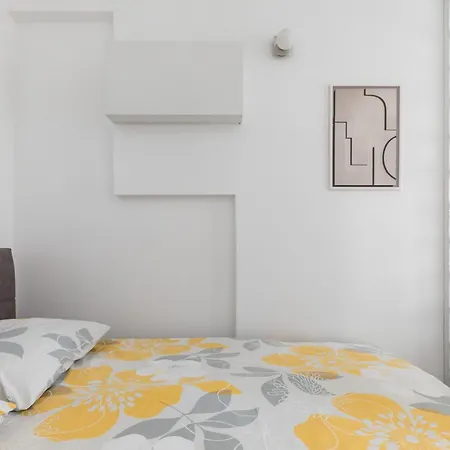 Im Erdgeschoss, Beim Beruehmten Znjan Apartment Split