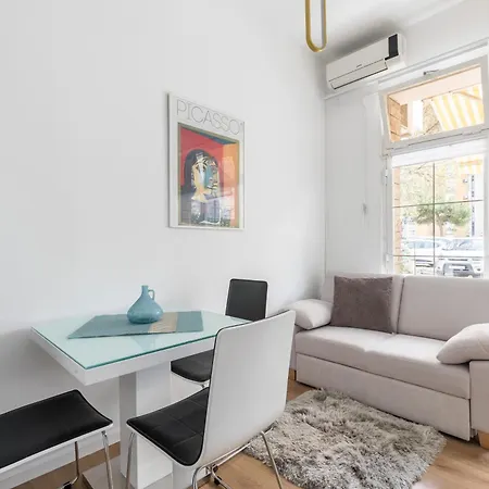 Apartment Im Erdgeschoss, Beim Beruehmten Znjan Split